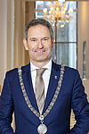 portret burgemeester Michel Rog met ambtsketen